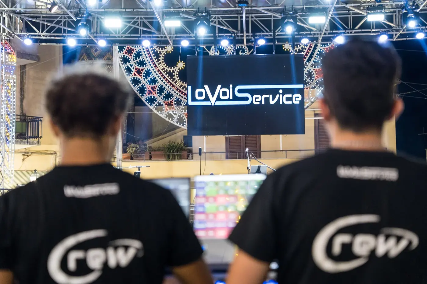 La crew Lo Voi Service in regia durante un evento